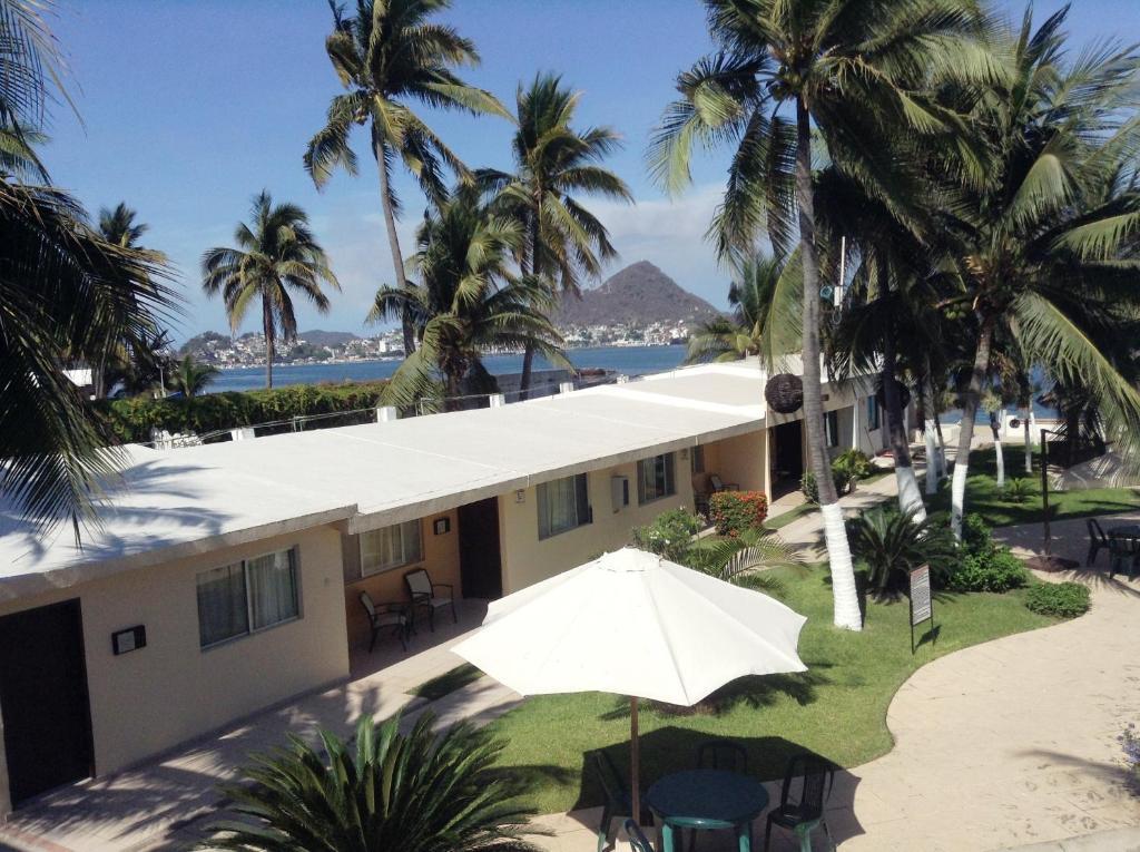Coral Pacifico Hotel Y Villas Manzanillo Exterior photo