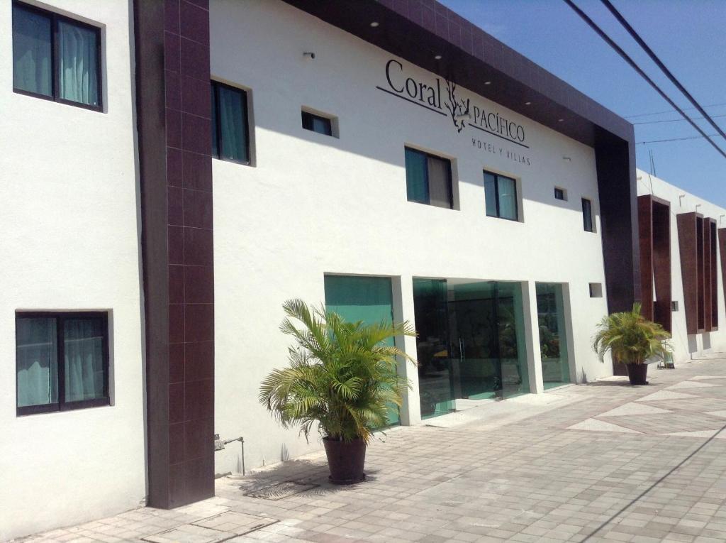 Coral Pacifico Hotel Y Villas Manzanillo Exterior photo